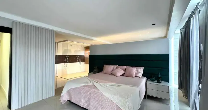 Casa em condomínio fechado com 3 suítes e 3 vagas de garagem no centro de Itajaí