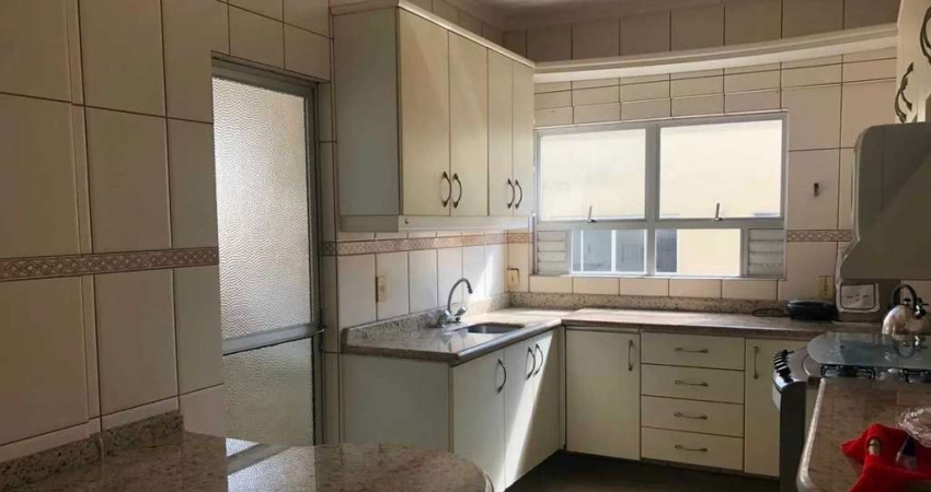 Apartamento com Vista Lateral do Mar! Com 3 dormitórios sendo 1 uma suite em Balneário Camboriú