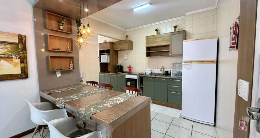 Apartamento Quadra Mar! Com 2 dormitórios e 1 vaga de garagem no Centro de Balneário Camboriú