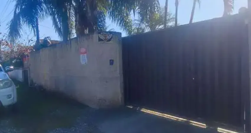 Casa com 2 suítes, 3 vagas de garagem, piscina no Bairro Itapema Norte em Itapoá