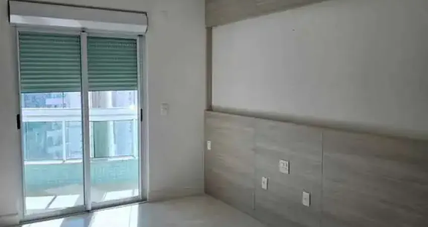 Apartamento com 3 suítes e 2 vagas no Centro de Balneário Camboriú