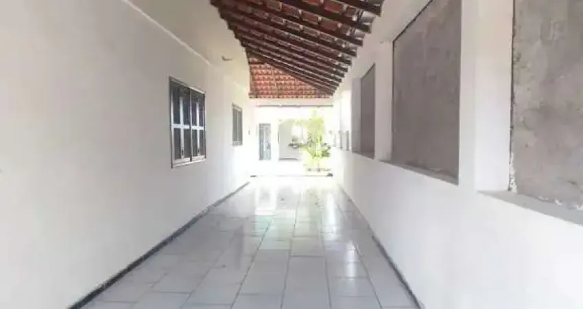 Casa com 2 dormitórios, 3 vagas de garagem no bairro Santa Clara em Itapoá