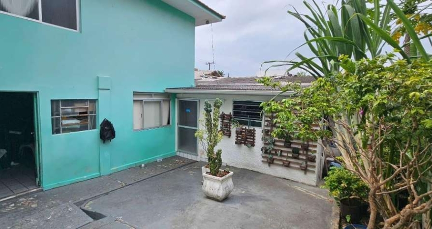 Casa à Venda,300 m2 , 3 dormitórios(1 suíte), 2 Vagas , Trindade, Florianópolis, SC
