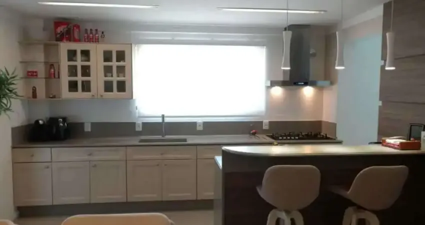 Apartamento mobiliado com 03 suítes 02 vagas de garagem em Balneário Camboriú