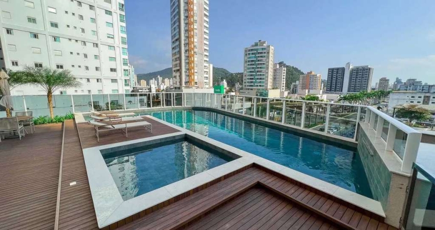 Apartamento com 3 suítes + home office e 3 vagas de garagem no Centro de Itajaí