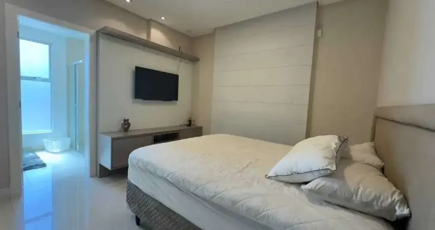 Apartamento com 4 suítes e 2 vagas de garagem em Balneário Camboriú