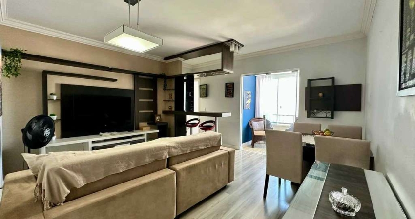 Apartamento com 03 dormitórios sendo 01 suiíte e 01 vaga de garagem no Centro de Itajaí.