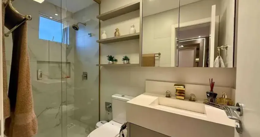 Apartamento de luxo mobiliado com 4 suítes e 4 vagas de garagem no bairro Pioneiros em Balneário C.