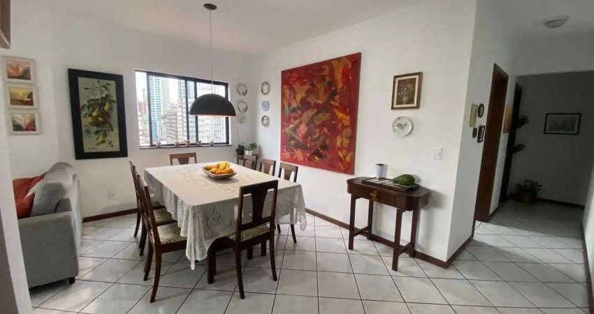 Excelente apartamento vista mar! Com 3 dormitórios sendo 1 suíte no Centro de Balneário Camboriú