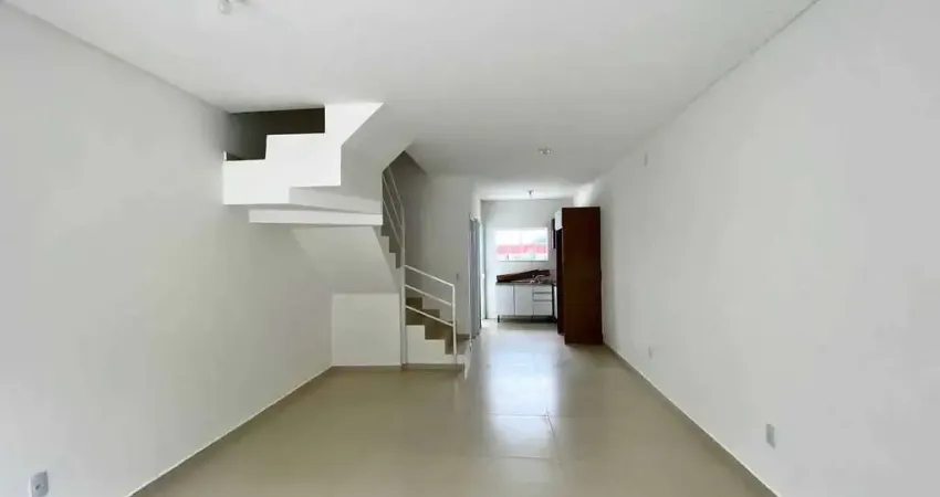 Casa com 3 dormitórios sendo 1 suíte e 2 vagas de garagem em brusque