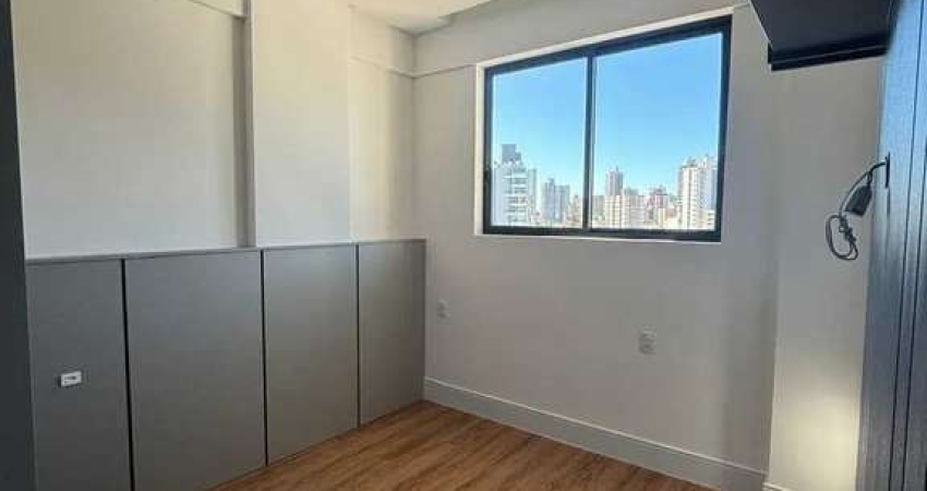Apartamento com 2 dormitórios sendo 1 suíte mobiliado e 2 vagas de garagem na Vila Operária, Itajaí