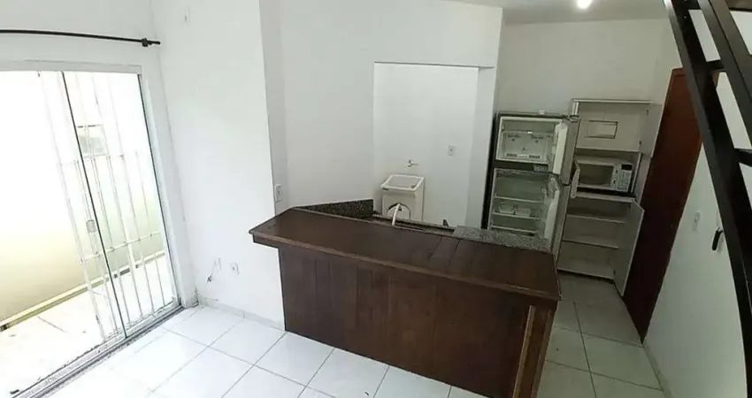 Apartamento  Duplex 1 Dormitório  com 40m2, Garagem, 600m da UFSC, Aceita Pets. Carvoeira/Saco dos Limões. Florianópolis/SC.