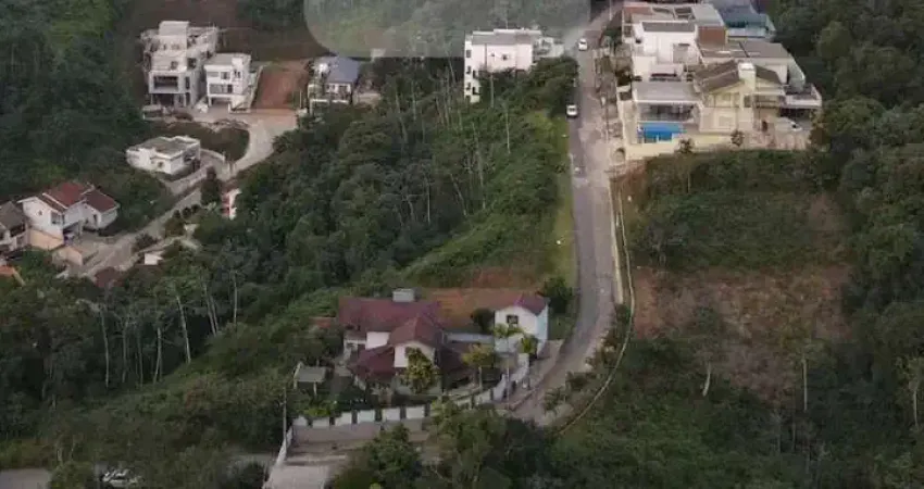 Lote em condomínio fechado no bairro Primeiro de Maio em Brusque
