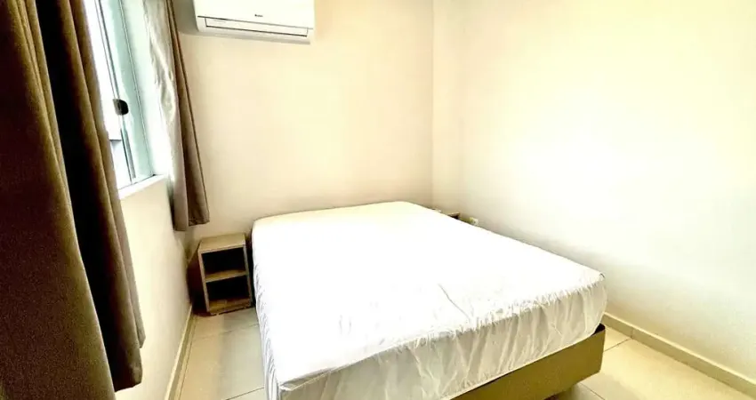 Apartamento quadra mar com 3 dormitórios sendo 1 suíte e 2 vagas de garagem
