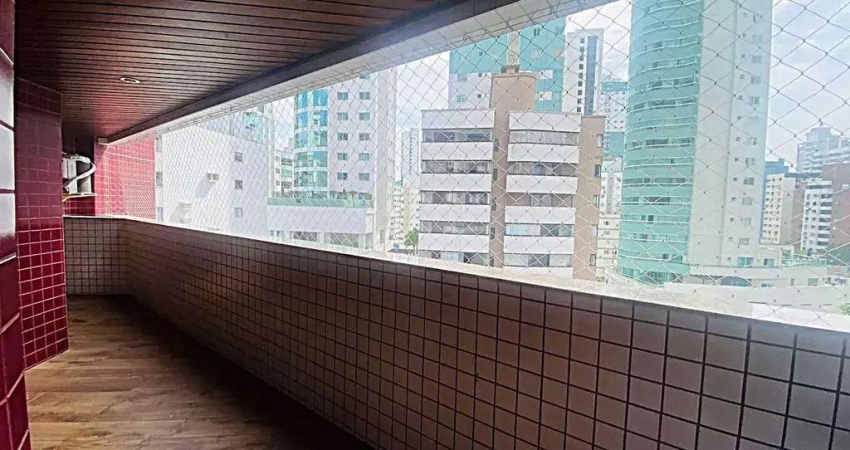 Apartamento com 2 dormitórios sendo 1 suíte e 1 vaga de garagem no Centro em Balneário Camboriú