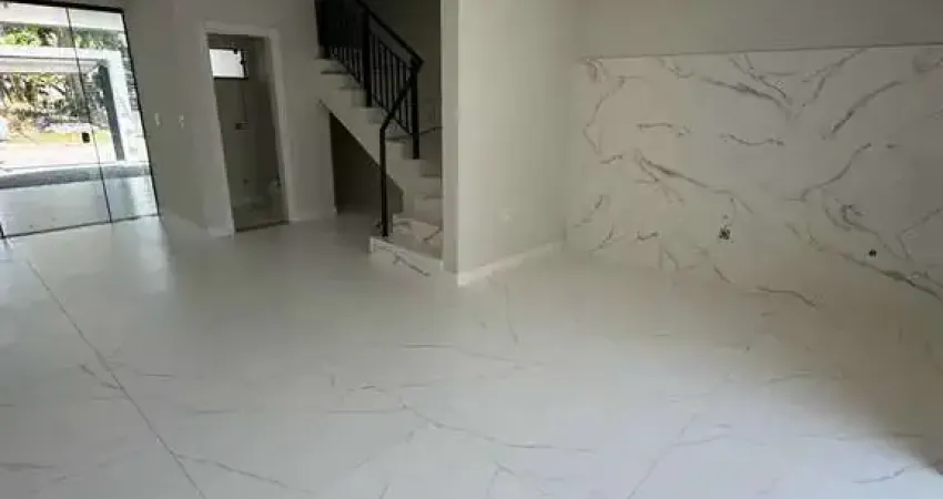 Sobrado pronto 3 quartos, com 1 suíte master no Bairro Itacolomi em Balneário Piçarras