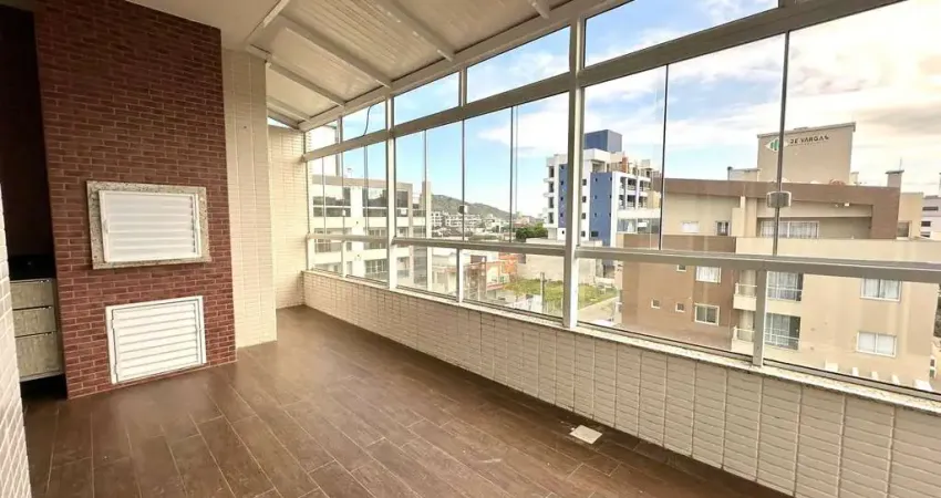 Cobertura Duplex semi mobiliada com 3 suítes, 2 vagas de garagem em Canto Grande, Bombinhas