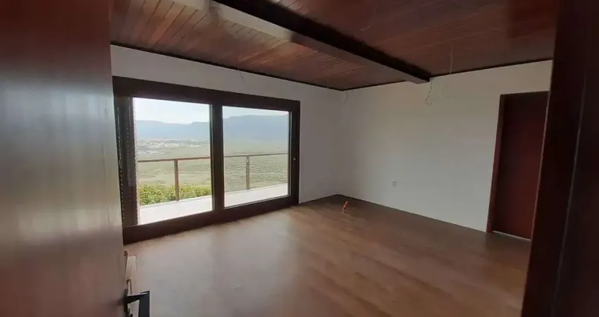 Casa Alto Padrão com 3 suítes e 2 vagas de garagem no Bairro Morro da Silveira em Garopaba/SC