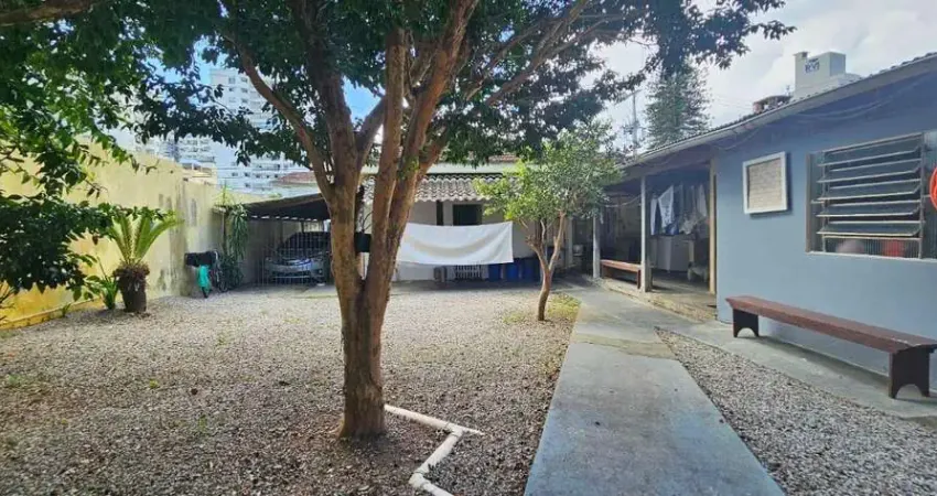 Casa à venda na Trindade, Florianópolis