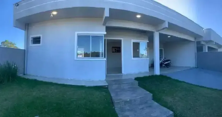 Casa com 3 dormitórios sendo 1 suíte e 2 vagas de garagem em- itajaí/sc
