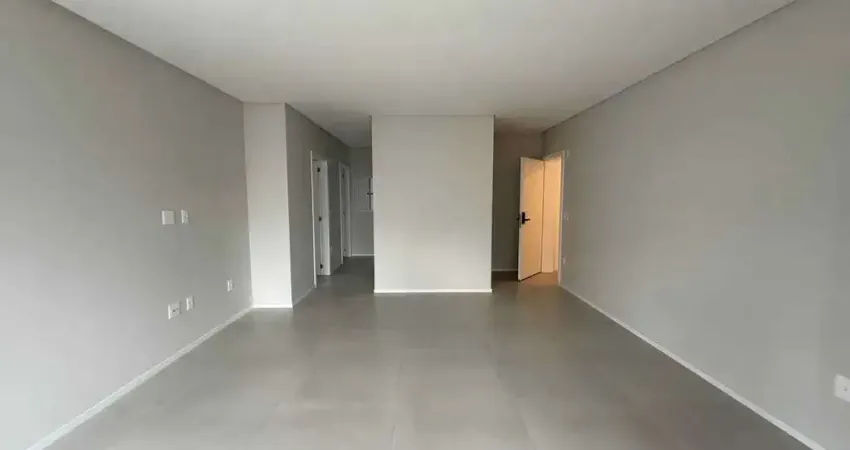 Apartamento com 3 suítes e 2 vagas de garagem no bairro meia praia em itapema