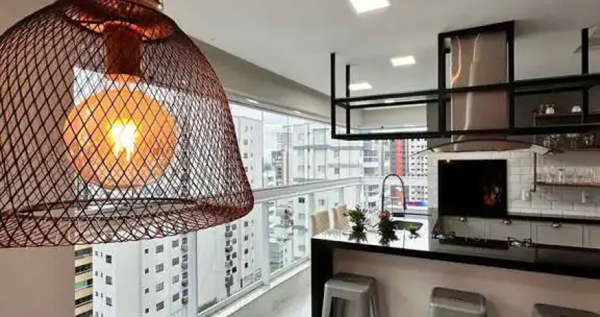 Cobertura com 3 suítes e 2 vagas de garagem na meia praia em itapema/sc