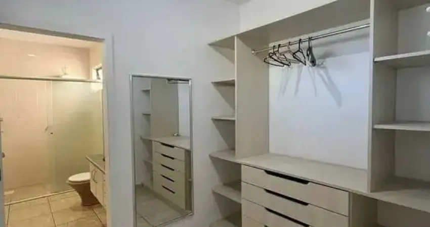 Sobrado com 4 dormitórios sendo 1 suíte e 2 vagas de garagem em são francisco do sul/sc