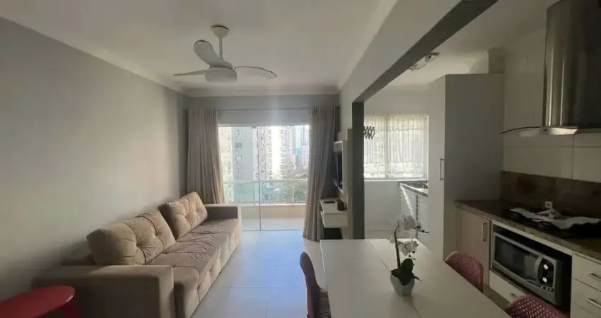 Apartamento mobiliado com 1 dormitórios sendo 1 vagas de garagem em balneário camboriú