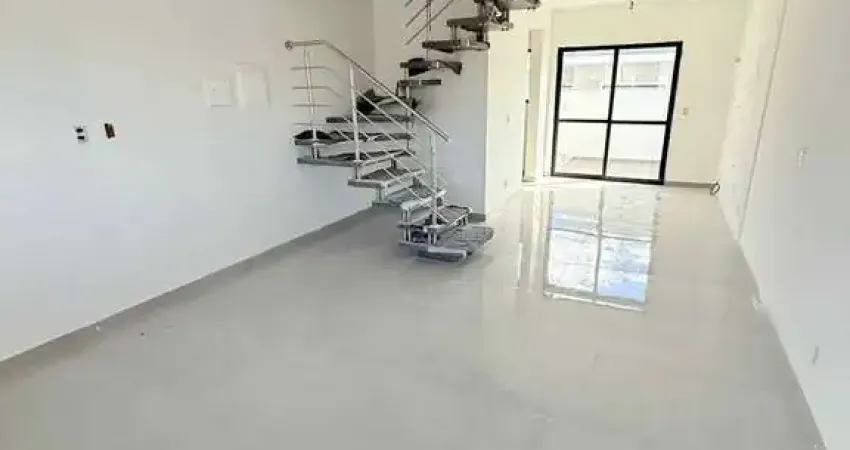 Sobrado de alto padrão com 2 suítes e 2 vagas de garagem em palhoça/sc