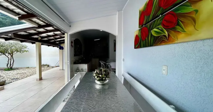 Casa de alto padrão 3 dormitórios sendo 1 suíte 1 vaga, prainha de são miguel - penha/sc