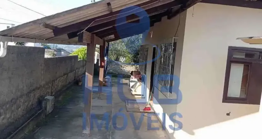 Casa mista com 4 dormitórios, em ótima localização no Bairro Agrícola em Blumenal/SC