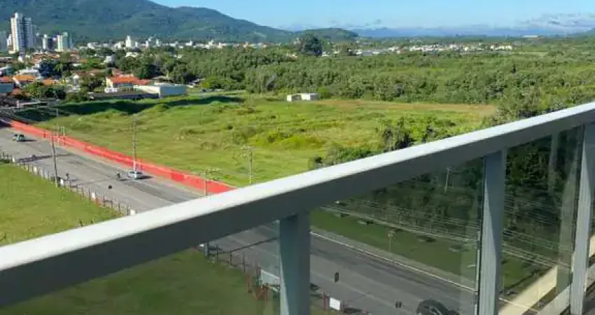 Apartamento quadra mar com 3 suítes e 3 vagas de garagem - meia praia/sc