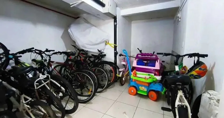 Apartamento semi mobiliado com 4 dormitórios sendo 1 demi suíte e 1 vaga no centro de florianópolis