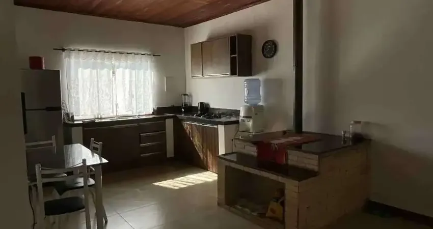 Chácara com 940m² com casa de 2 dormitórios e 3 vagas - bairro sertão do trombudo/sc