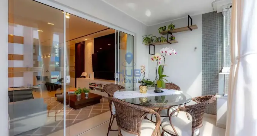 Apartamento com 2 demi suítes e 1 suíte, 2 vagas de garagem no Centro de Balneário Camboriú