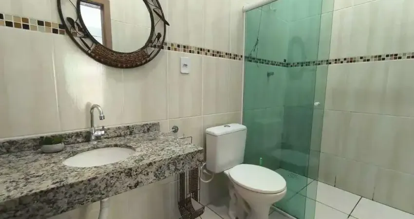 Sobrado com 3 dormitórios sendo 1 suíte e 2 vagas, a 60m do mar | centro, navegantes/sc