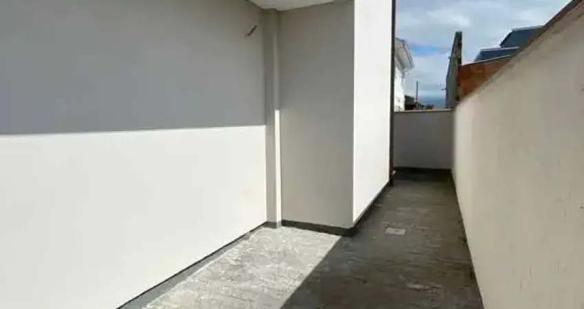 Sobrado com 2 suítes e 2 vagas de garagem – loteamento bela vista | palhoça/sc