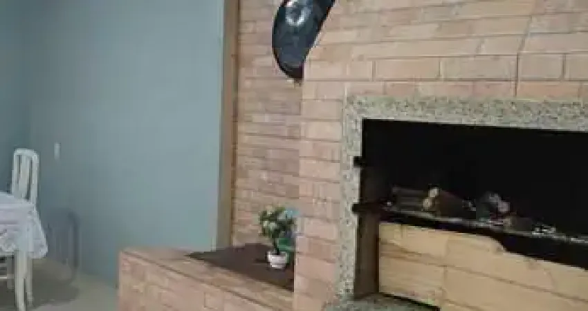 Casa com 2 dormitórios e 1 vaga de garagem no bairro são vicente em itajaí/sc