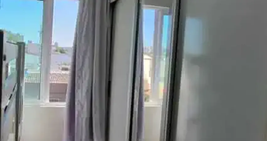 Apartamento com 2 dormitórios sendo 1 suíte e 1 vaga de garagem - são joão itajaí/sc