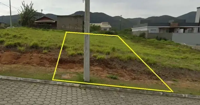 Terreno bem localizado com 360,00m² em governador celso ramos/sc