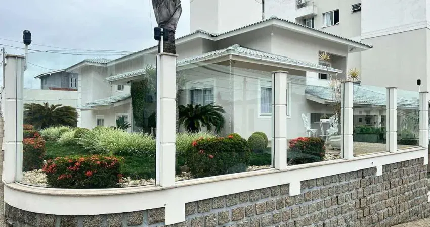 Casa com 3 quartos à venda no Barreiros, São José