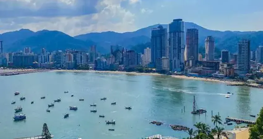 Casa com 4 dormitórios à venda sendo 4 suítes, 440 m² por - r$ 7.490.000,00 - canto da praia - itapema/sc