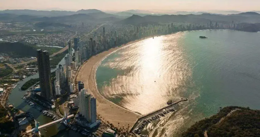 Decorado com 4 dormitórios à venda sendo 4 suítes, 261.04 m² por - r$ 10.890.000,00 - barra sul - bal. camboriú/sc