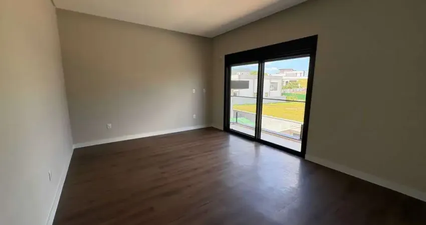 Casa com 4 dormitórios sendo 4 suítes e 4 vagas de garagem em Camboriú/SC