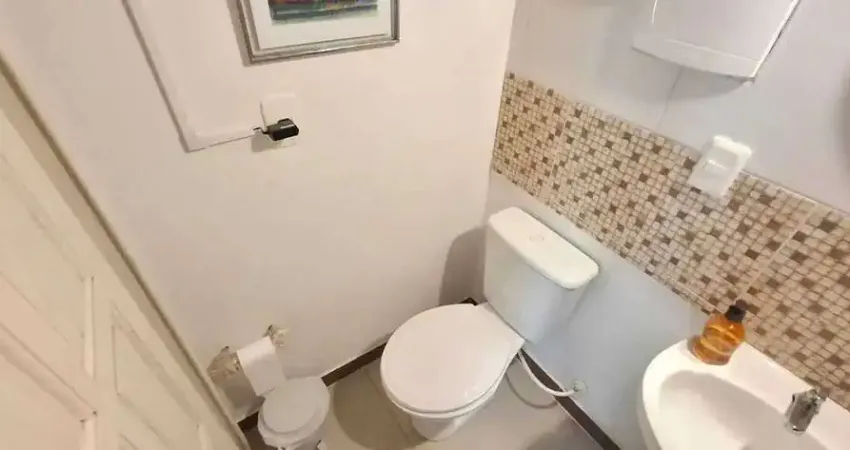 Casa com 3 dormitórios sendo 3 suítes e 3 vagas de garagem em Imbituba/SC