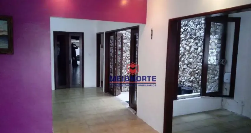 Casa com 3 dormitórios à venda, 250 m² por R$ 650.000 - Jardim Renascença - São Luís/MA