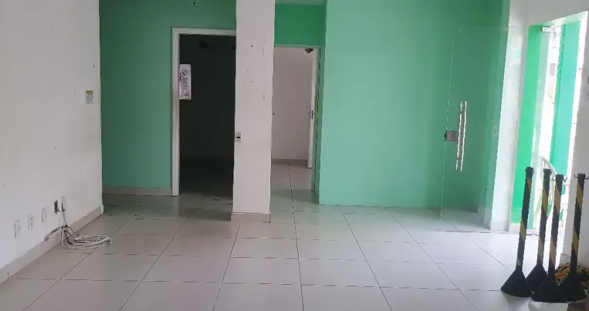 Casa comercial com 4 salas para alugar na Rua Bráulio Xavier, 83, Vitória, Salvador
