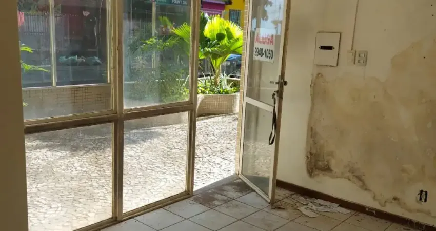 Loja Barra , com 25 M2 , com Banheiro , Av Afonso Celso .