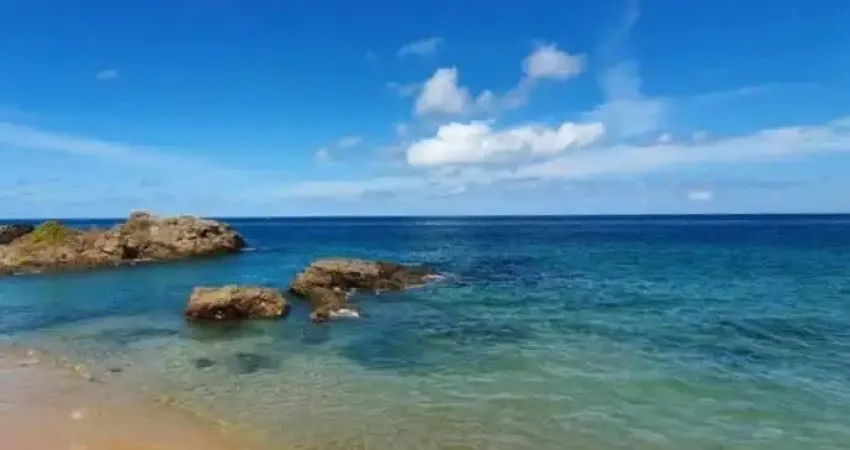 Casa condominio fechado ,03 quartos ,stela maris ,02 garagens .