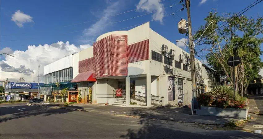 Alugo prédio na Avenida Pedro Teixeira, Dom Pedro - Manaus/AM.